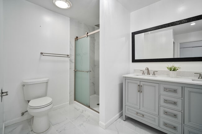 Building Photo - 41831 Glen Arbor St