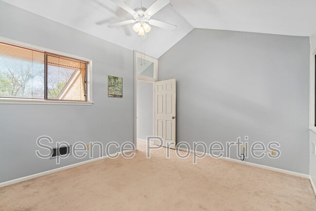 Building Photo - 300 Yacht Club Dr