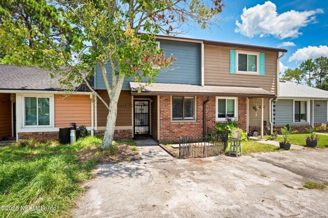 Building Photo - 11259 Shady Glen Dr