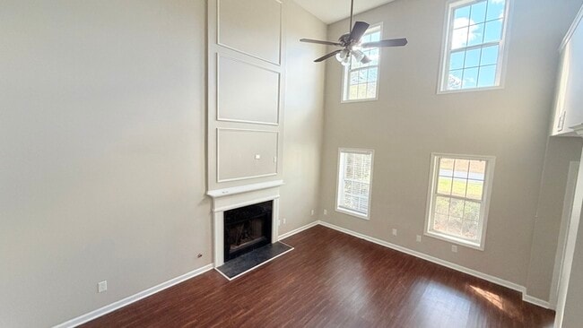 Building Photo - 4BR Home with High Ceilings & Main-Level Suite In Hillgrove District