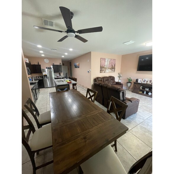 Primary Photo - 1617 N Westfall Trl