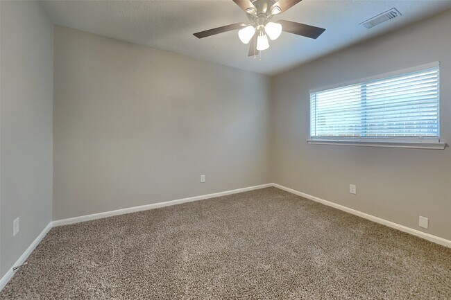 Building Photo - 2343 Colonial Springs Ln
