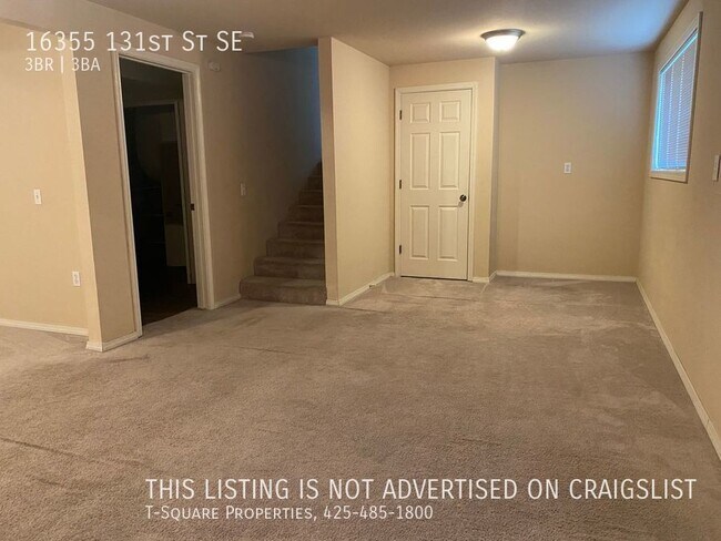 Building Photo - Unique 3 Bedroom Home with Daylight Baseme...