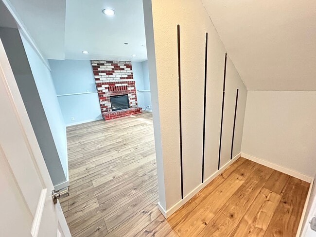 Building Photo - Spacious West Hill Gem – 4 Bed, 3 Bath wit...