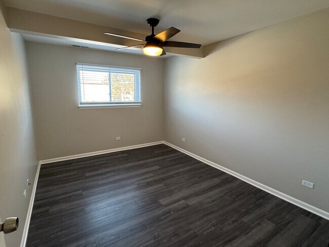 Building Photo - 2220 Abbeywood Dr