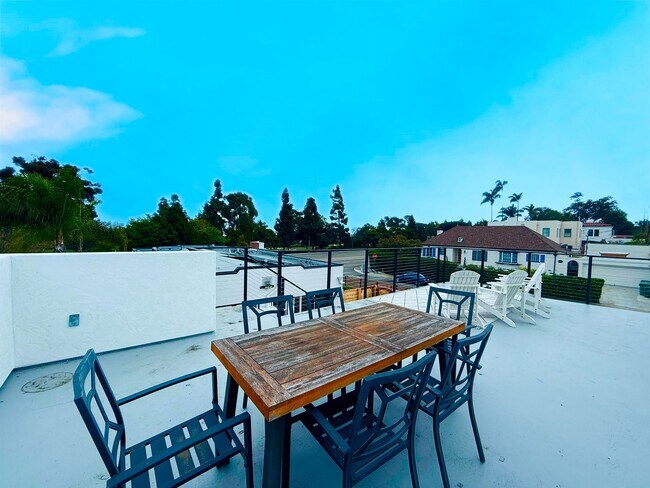 Primary Photo - Welcome to your Contemporary Casita in the...