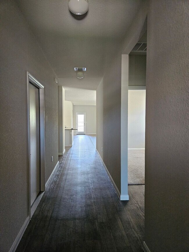 Building Photo - 4-Bedroom Home for Lease – Hutto, TX