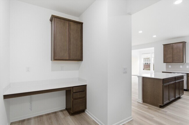 Building Photo - 709 Risdon Trail S