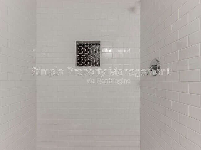 Building Photo - 8508 Candlewood Dr