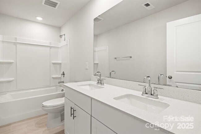 Building Photo - 2131 Belterra Dr