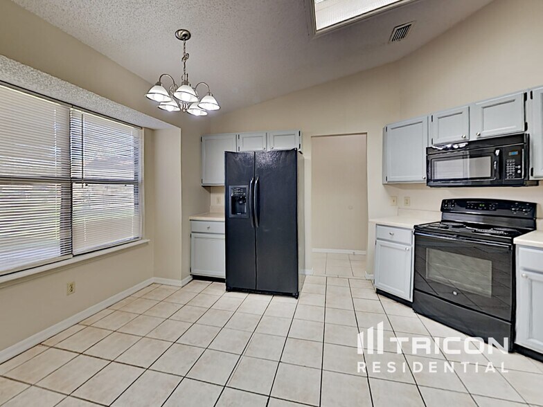 Building Photo - 7081 Swamp Flower Ln