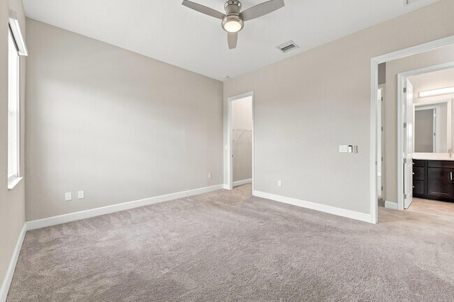 Building Photo - 5608 Macoon Wy