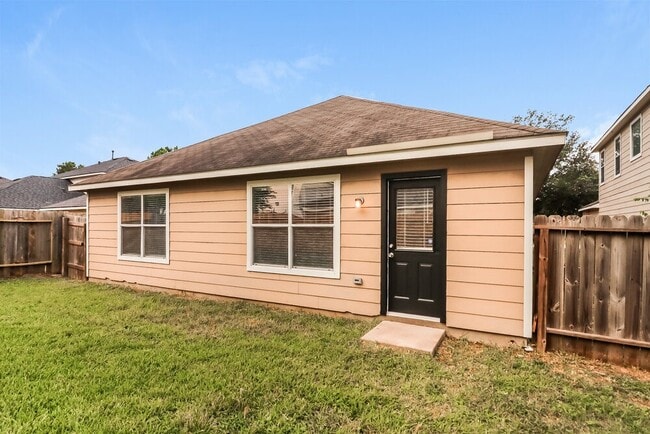 Building Photo - 3510 Aztec Wood Dr