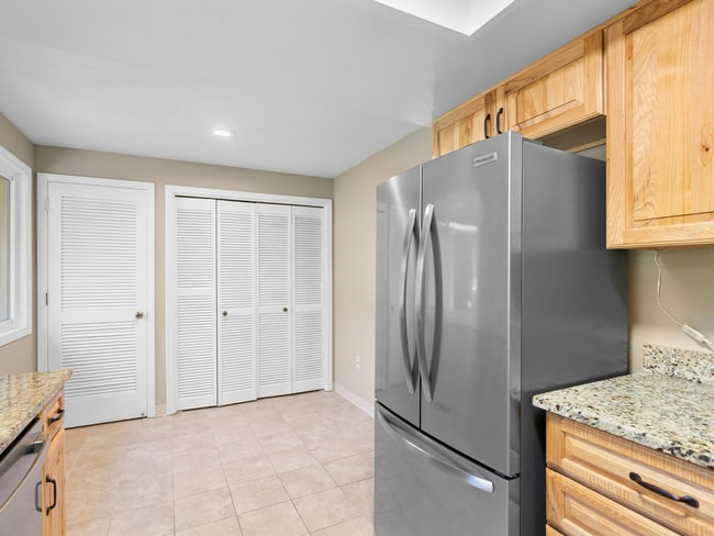 Building Photo - 1107 Meadowview Ct