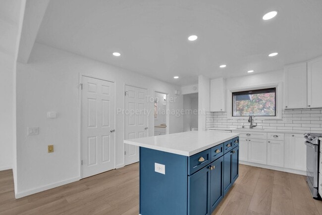 Building Photo - Lovely 2 bed/2.5 bath/ 1472 sqft two story home with Golf Course views! Available September 15th ...