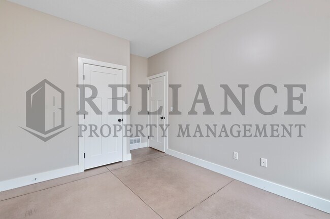 Building Photo - 3411 E Aster St