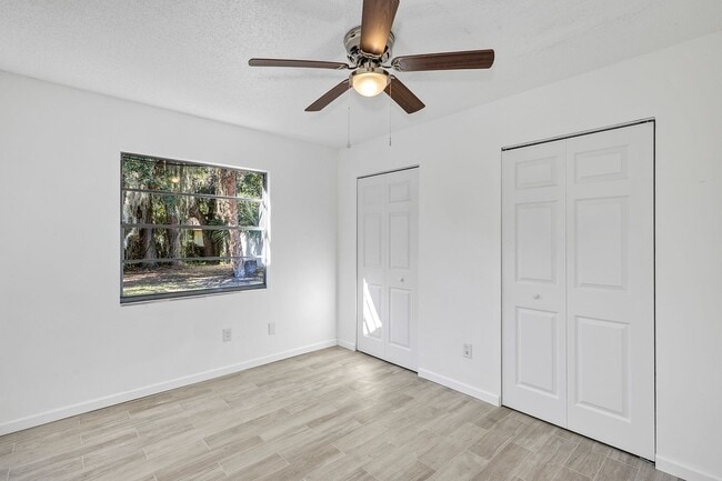 Building Photo - Spacious Remodeled 2-Bedroom Home with Modern Kitchenin Volusia County – Edgewater, FL