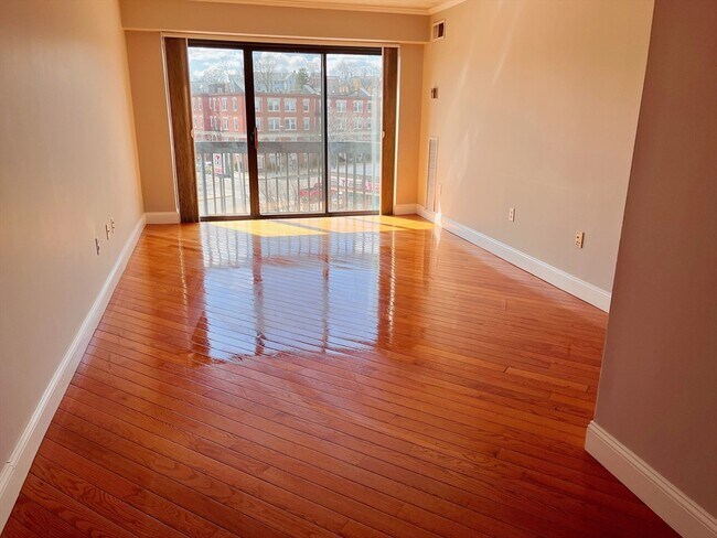 Building Photo - 15 N Beacon St