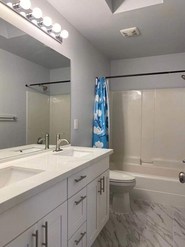 Building Photo - CLICK "REQUEST A TOUR" NOW!