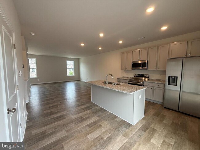 Building Photo - 2125 Grand Reserve Ln