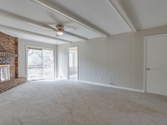 Building Photo - Completely redone luxury 3 bedroom rental ...