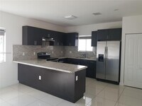 Building Photo - 1029 SW 11th Ave