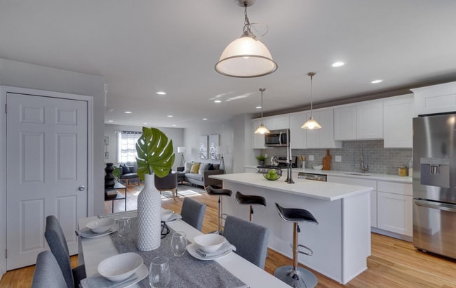 Building Photo - 2 Bedroom House Available With 2 car parking Northern Liberties