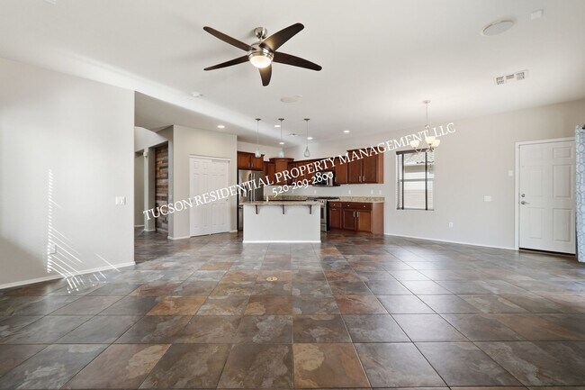 Building Photo - 10568 Desert Drifter Pl