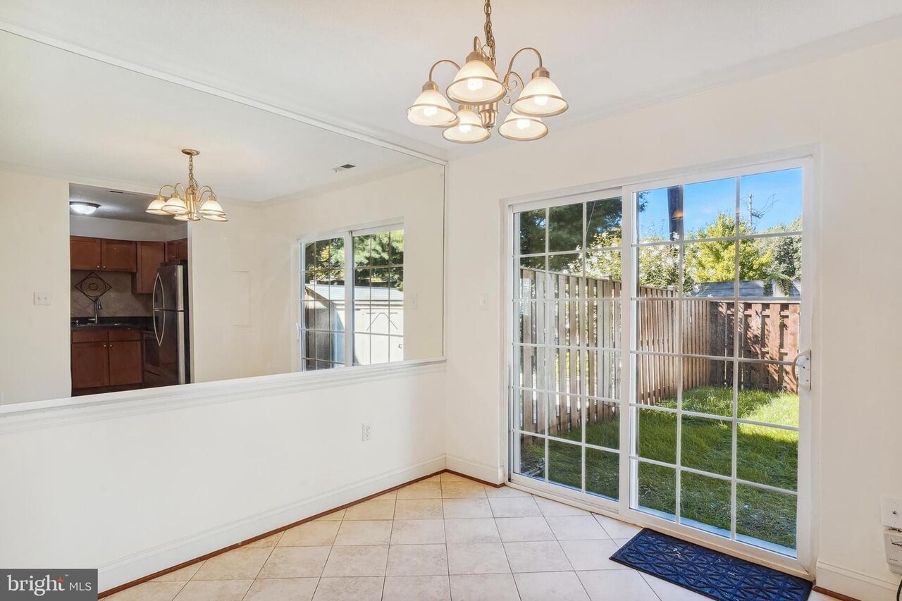 Building Photo - 11444 Herefordshire Way