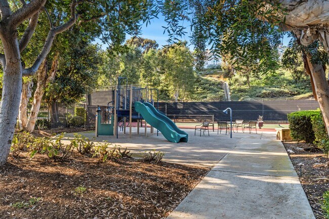 Building Photo - Luxury Ocean View Home in Sea Pointe Estat...