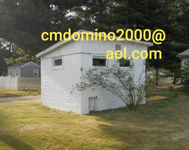 Building Photo - 3417 S Center St