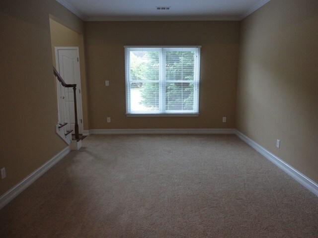 Building Photo - 623 Chesterfield Dr