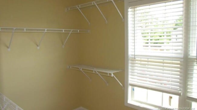 Building Photo - 3428 Castlefield Ln