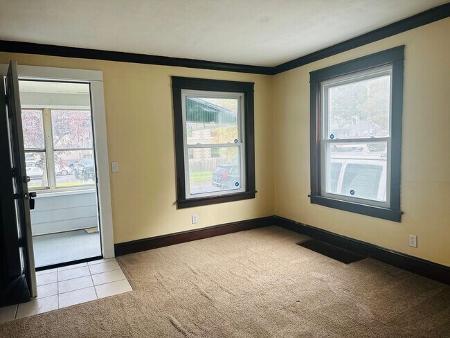 Building Photo - DREAM LOCATION !! LOOKS LIKE PRIVET ROAD !!!