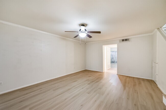 Building Photo - 5917 Fairdale Ln