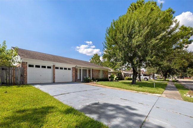 Building Photo - 11834 Mulholland Dr