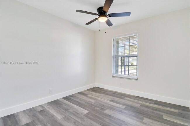 Building Photo - 143 Greentree Cir