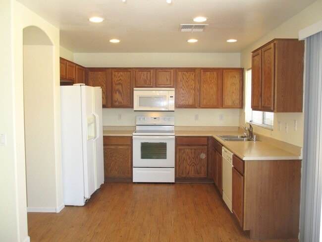 Building Photo - New Listing in Buckeye
