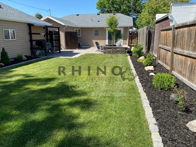 Building Photo - 174 Claybourne Ave S