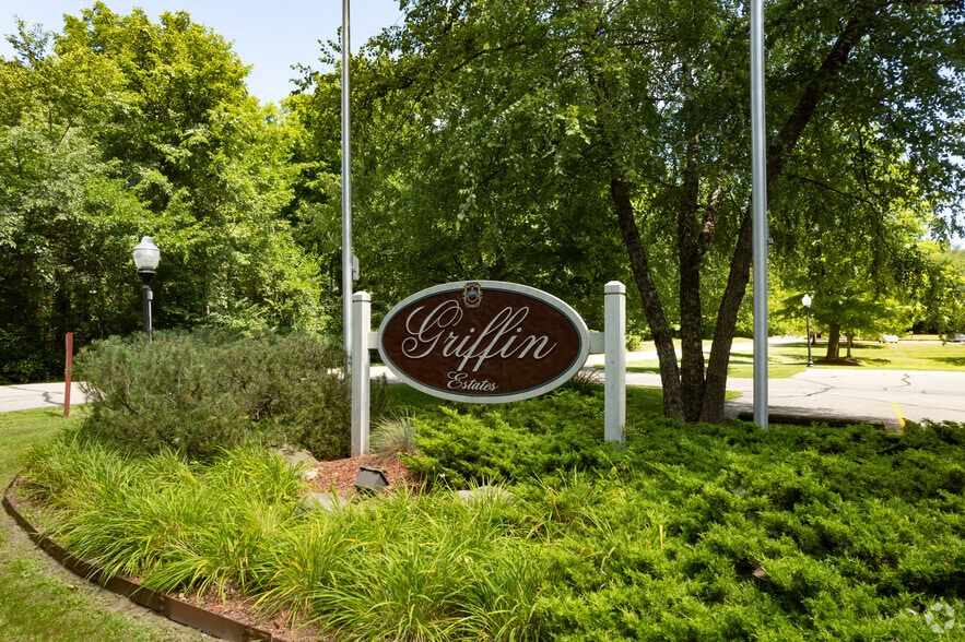 Griffin Estates Apartments 1721 Bond St Niles MI 49120 Apartment Finder