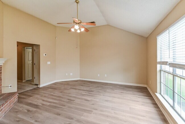 Building Photo - 8090 Bensford Ln