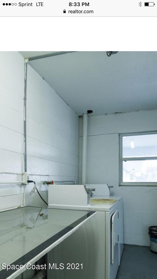 Building Photo - 302 Lincoln Ave