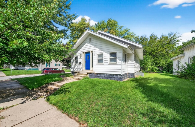 Building Photo - 1303 Sorin St