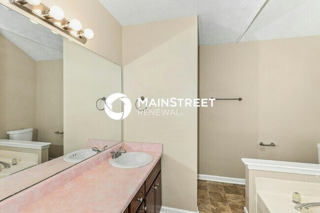 Building Photo - 3 Bedroom Pet-Friendly Home in Hampton, GA with Main Street Renewal