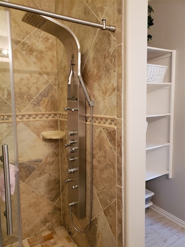 Building Photo - 226 Golden Grain Dr