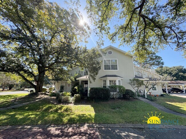 Primary Photo - Charming 1BR Townhouse with Community Pool...