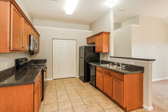 Building Photo - 574 Rose Cottage Cir