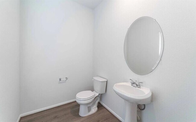 Building Photo - 515 Clearlake Dr