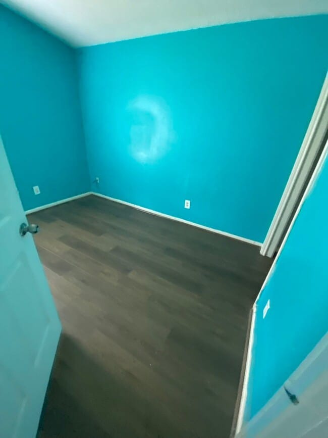 Building Photo - 15823 Ridgecroft Rd