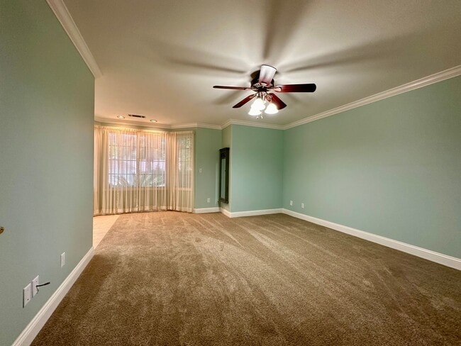 Building Photo - Beautiful well maintained home! Excellent ...